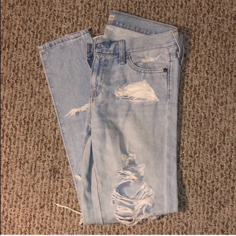 Abercrombie & Fitch light wash Girlfriend Jeans